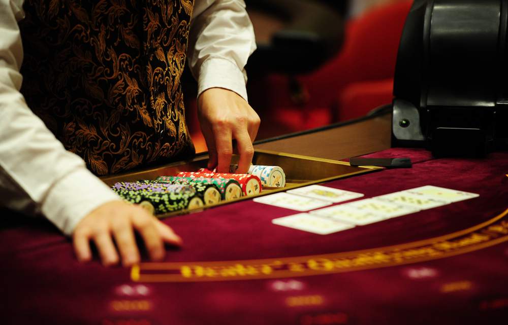 Trở thành Dealer tại casino với những điều kiện vô cùng khắt khe